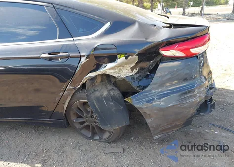 2019 Ford Fusion Hybrid Se z USA, uszkodzony, nr VIN 3FA6P0LU6KR158498